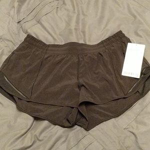 Lululemon Hotty Hot Short 2.5in
